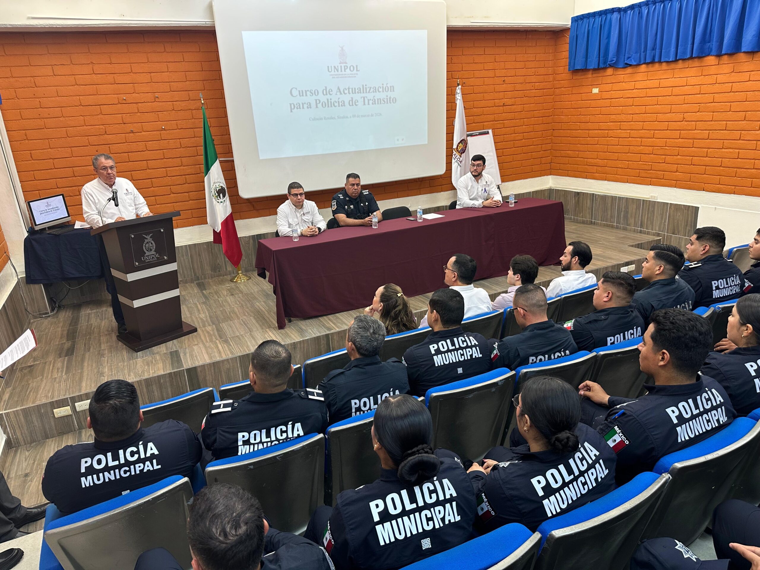 Inicia Unipol “Curso de Actualización para Policía de Tránsito”