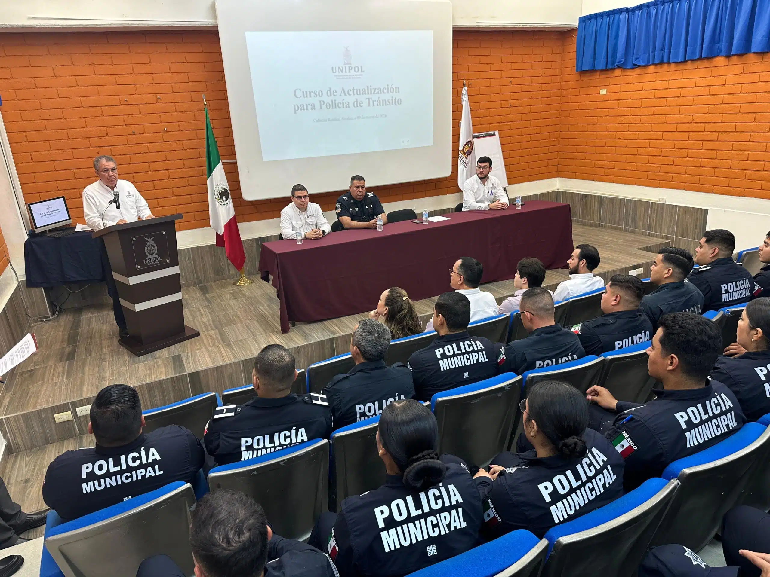 Inicia Unipol “Curso de Actualización para Policía de Tránsito”
